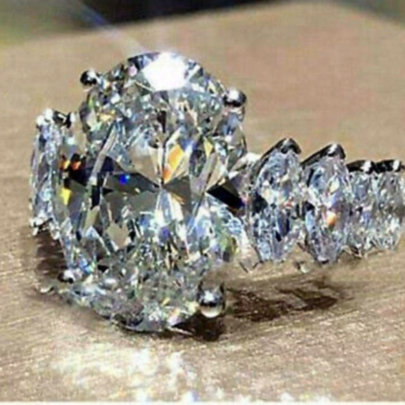 NEW Gorgeous 925 Sterling Silver Ring - Picture 2 of 9